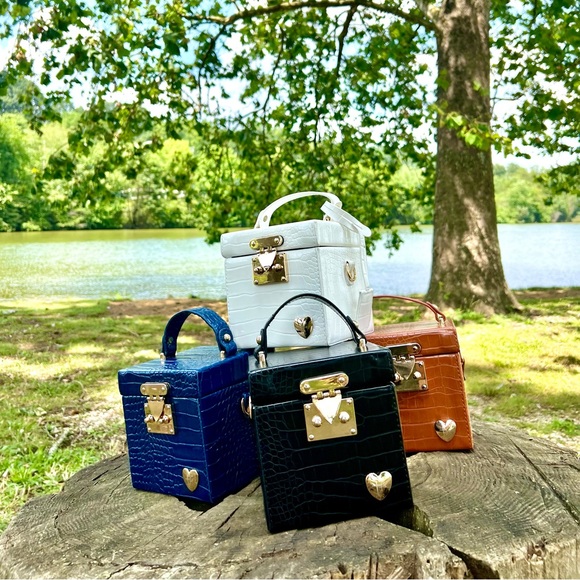 Crossbody bag - Picture 1 of 7